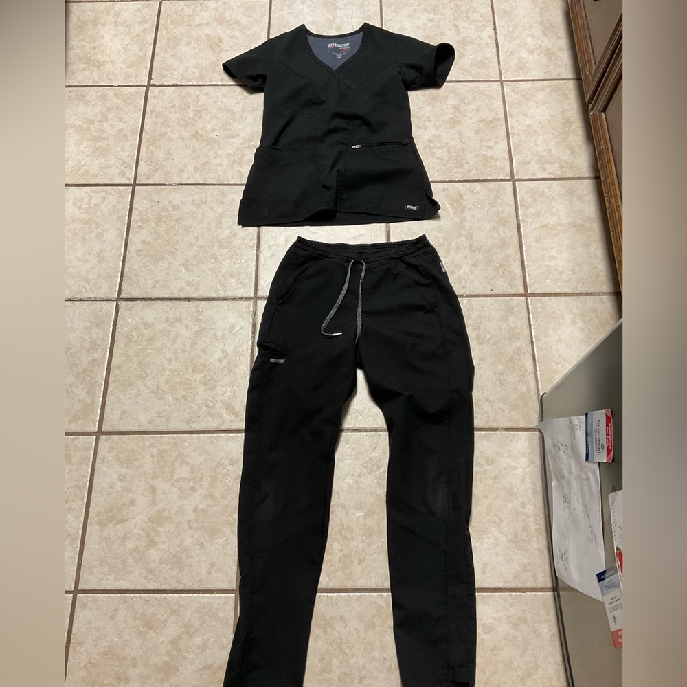 Grey’s Anatomy scrubs